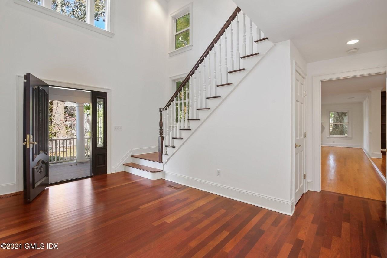 52 Hendrie Ave - Photo 4 of 18