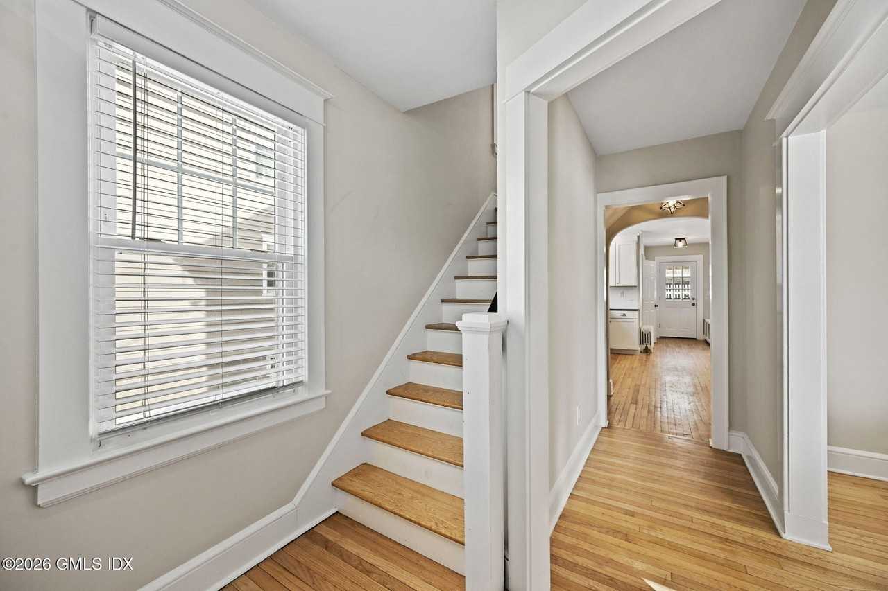 218 Park St - Photo 3 of 40