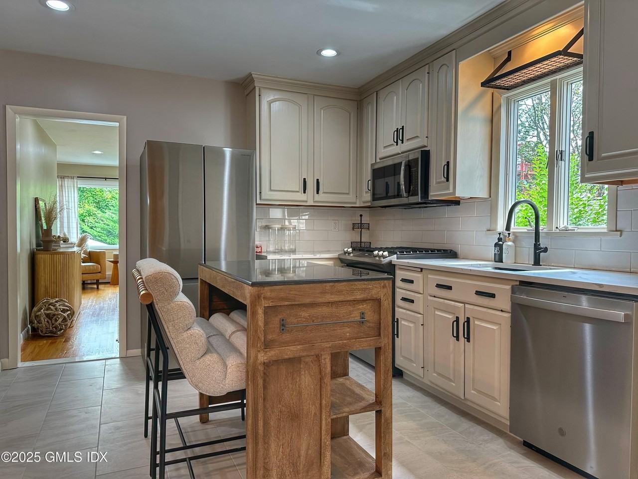 37 Gerry St #1 - Photo 2 of 19