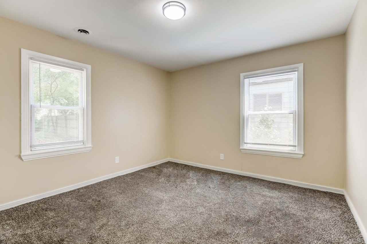 20794 Audrey Ave - Photo 3 of 12