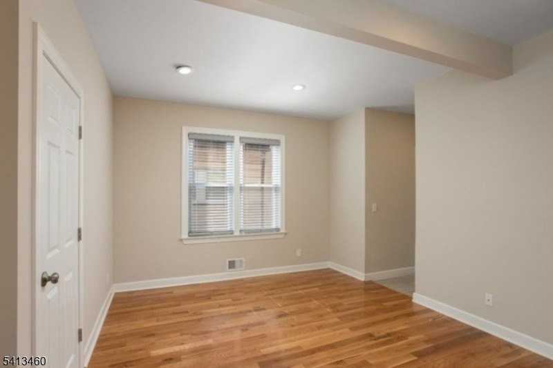 122 N Fullerton Ave - Photo 6 of 17