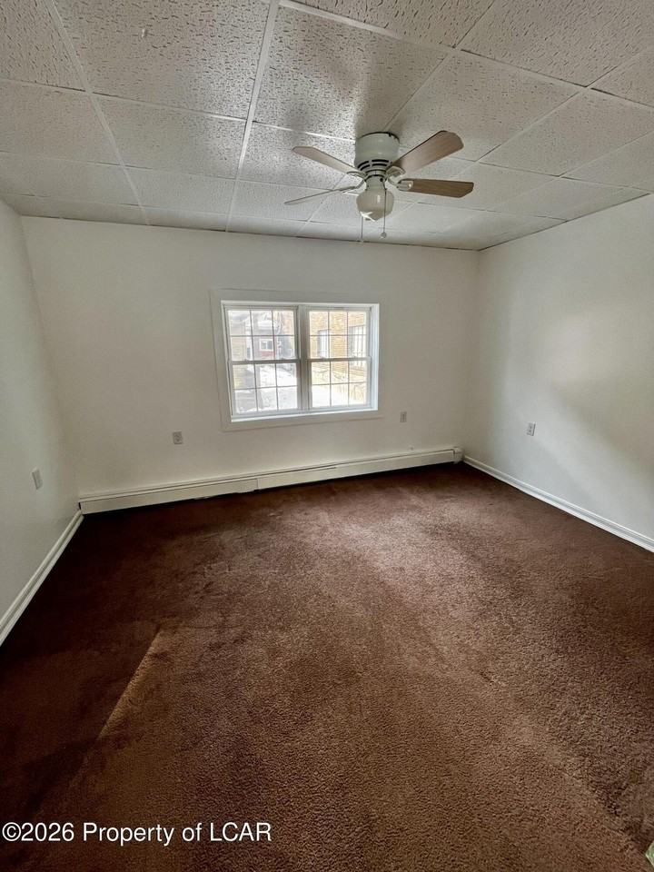 58 W Broad St - Photo 5 of 6