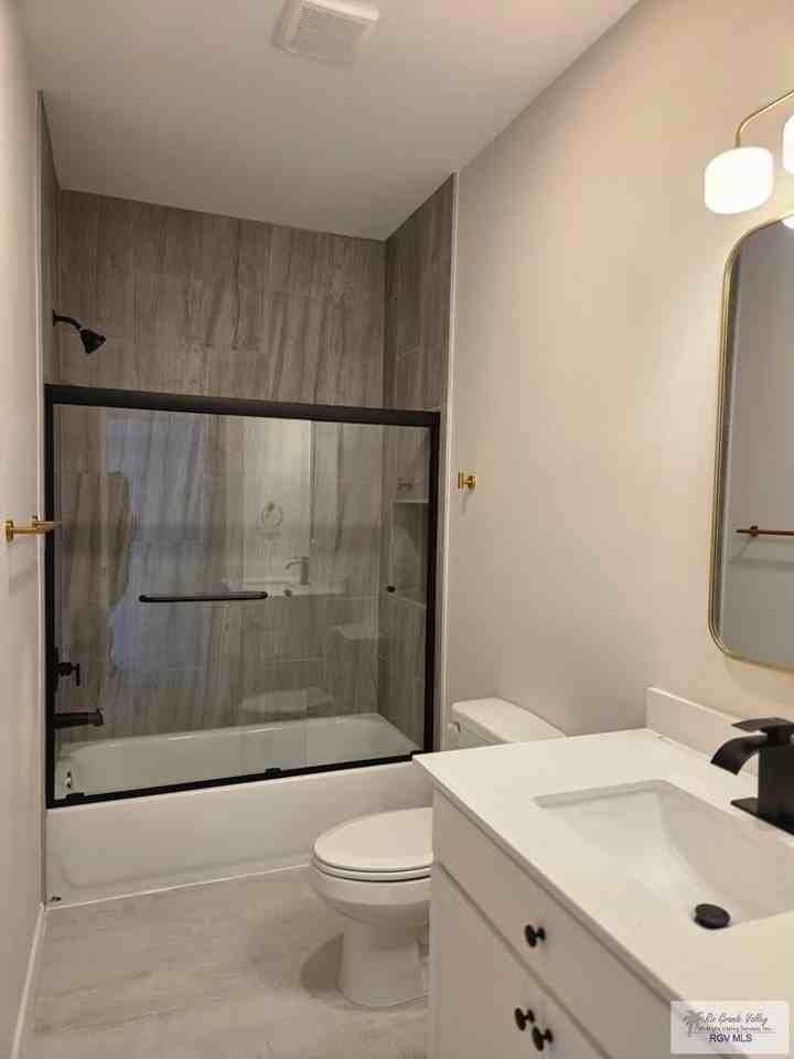 203 E Royal Palm Dr #B - Photo 3 of 17