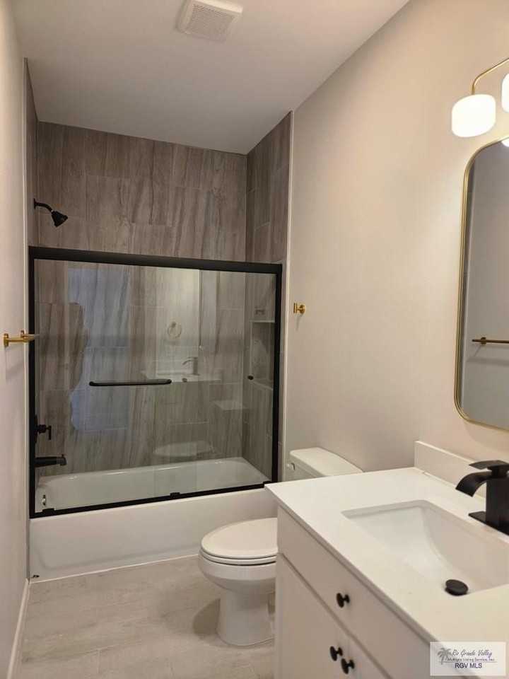 203 E Royal Palm Dr #D - Photo 3 of 17