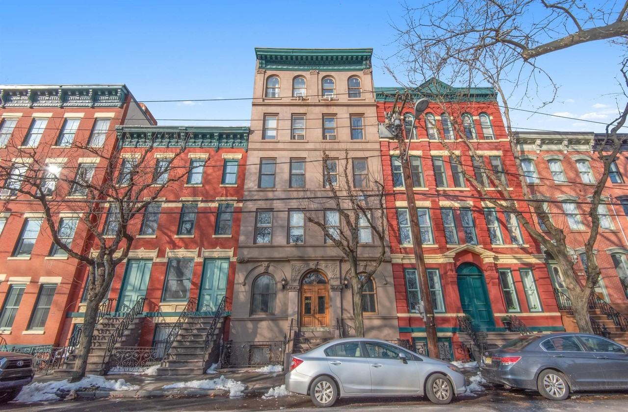 264 9th St #4K - Photo 2 of 24