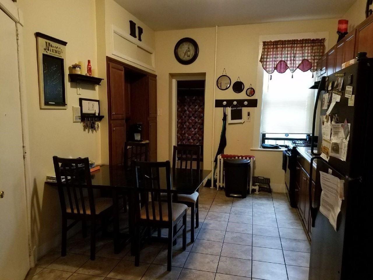 819 24th St #1R - Photo 2 of 2