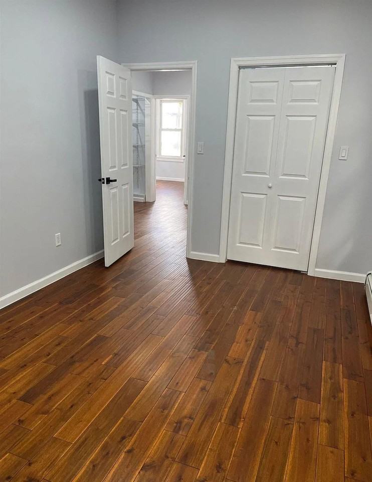 40 Condict St - Photo 7 of 38