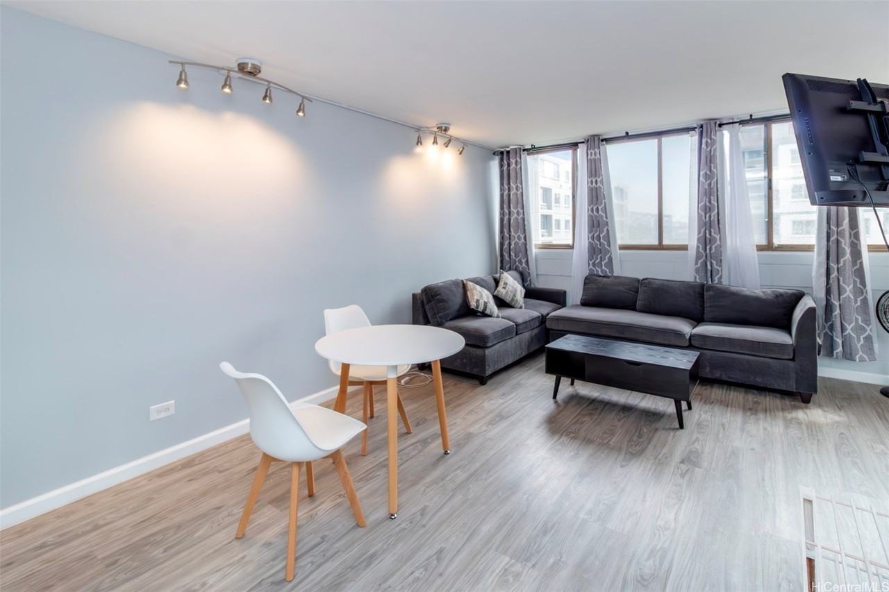 1134 Kinau St Apt 706 #706 - Photo 3 of 13