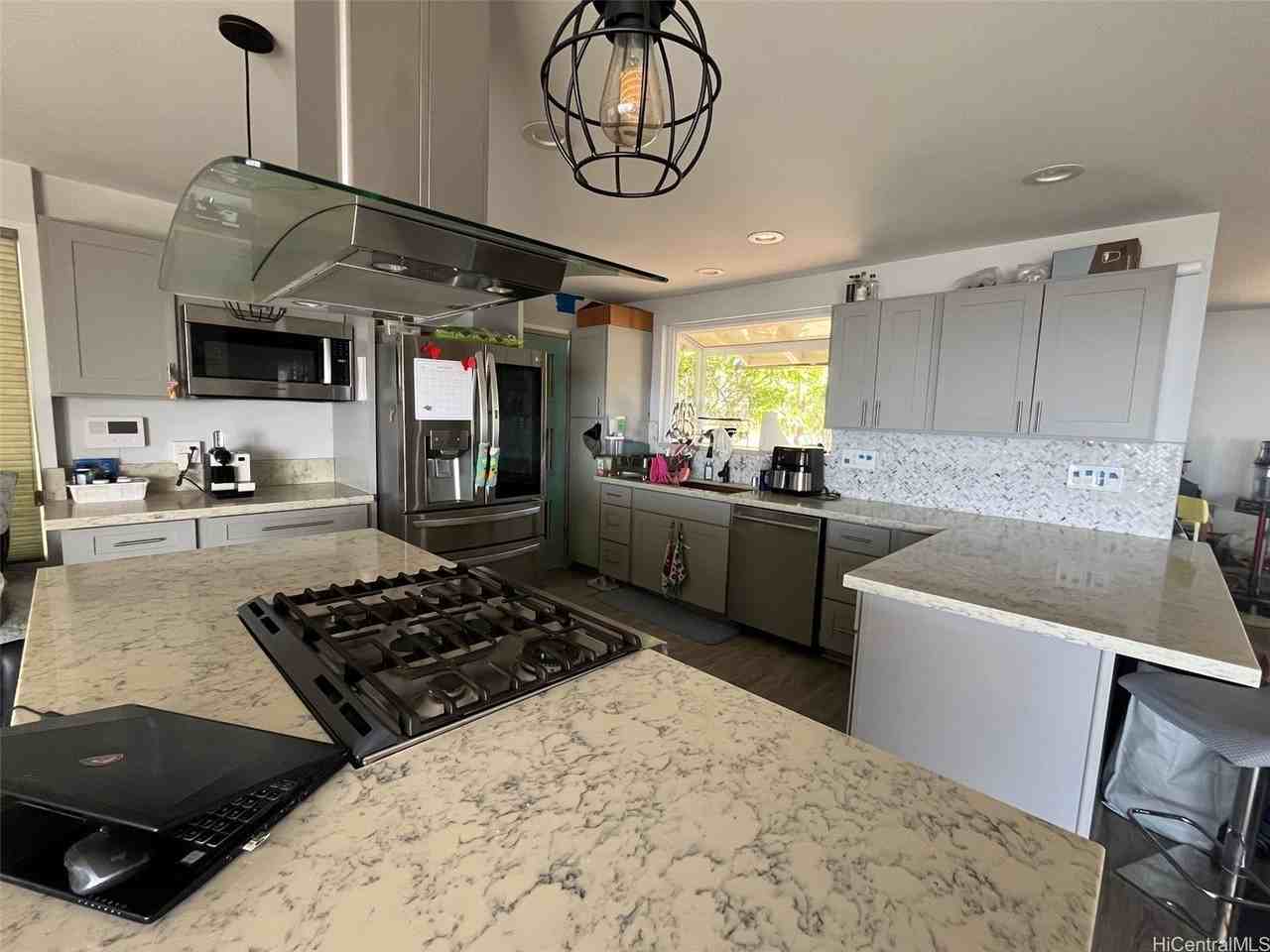 1605 Quincy Pl - Photo 4 of 24