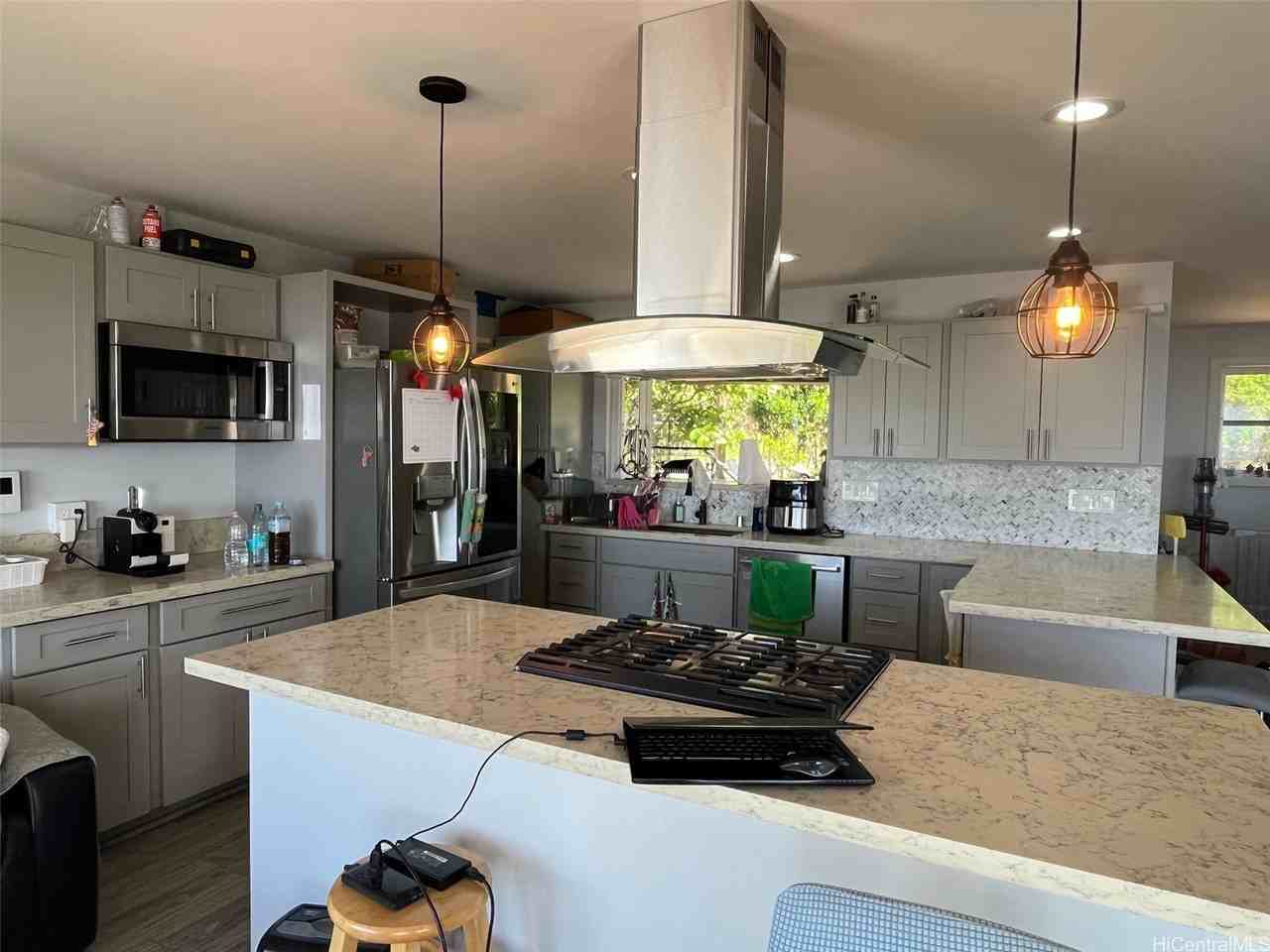 1605 Quincy Pl - Photo 5 of 24