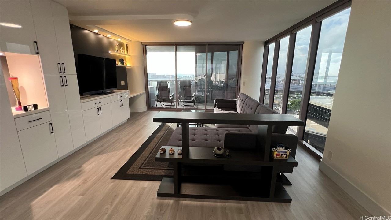 415 South St Apt 1104 - Photo 3 of 9