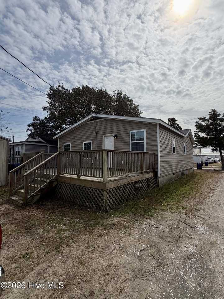 502 Bridges St - Photo 2 of 11