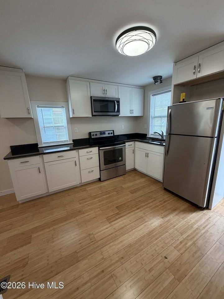 502 Bridges St - Photo 5 of 11