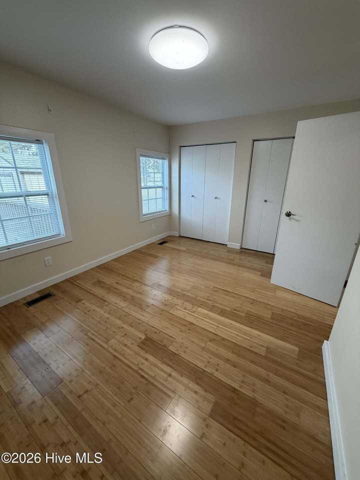 502 Bridges St - Photo 7 of 11