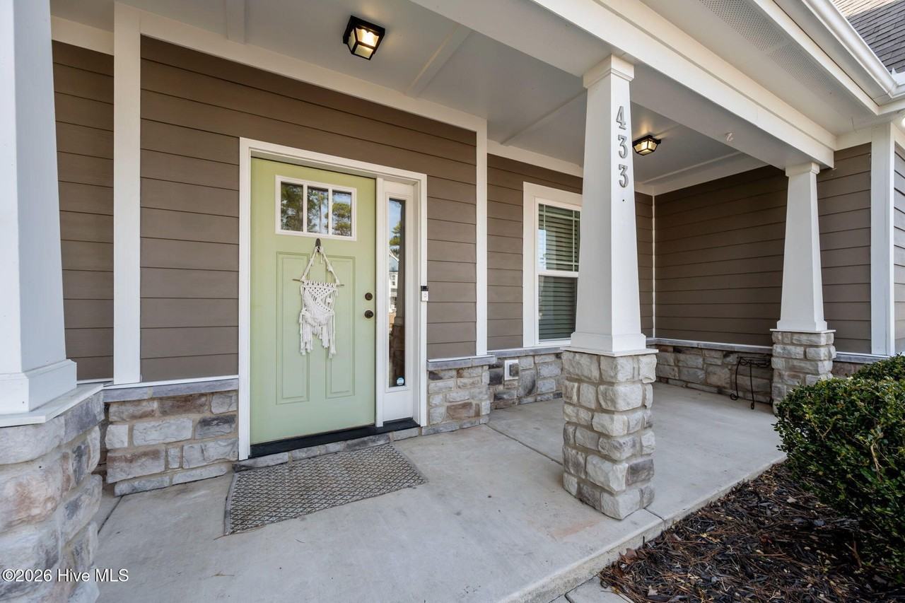 433 Canvasback Ln - Photo 3 of 50