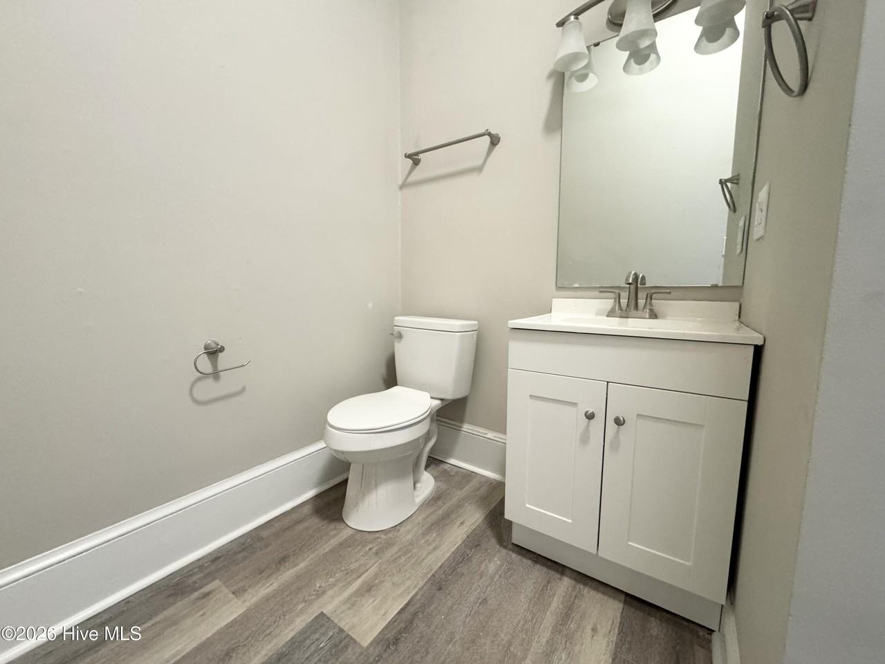 212 Martin Luther King Jr Dr - Photo 2 of 9