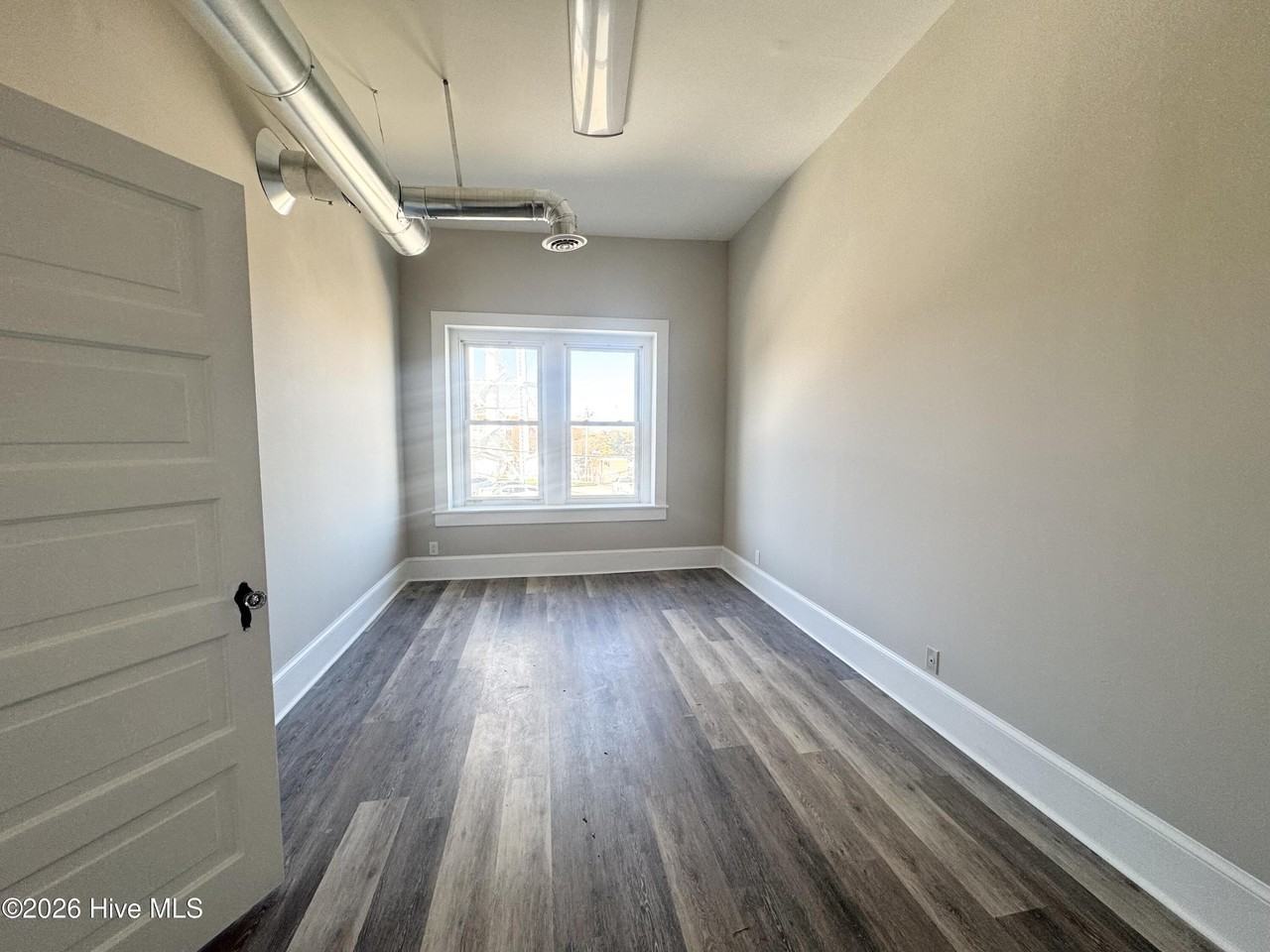 212 Martin Luther King Jr Dr - Photo 3 of 9