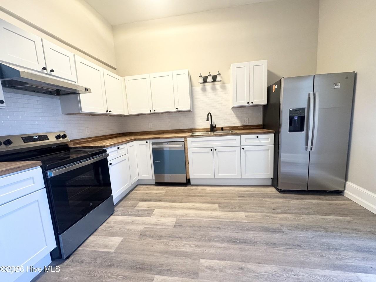 212 Martin Luther King Jr Dr - Photo 5 of 9