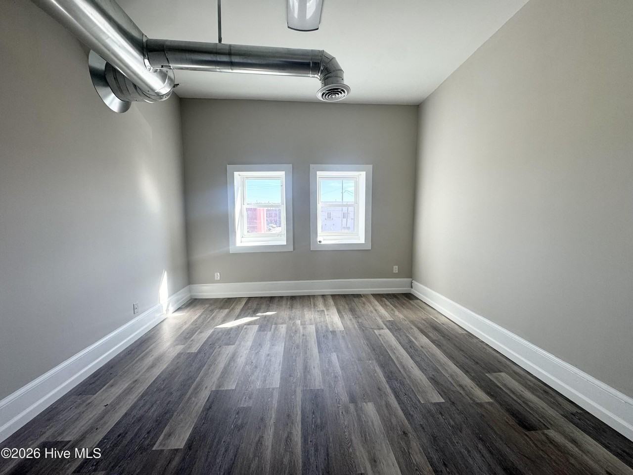 212 Martin Luther King Jr Dr - Photo 6 of 9