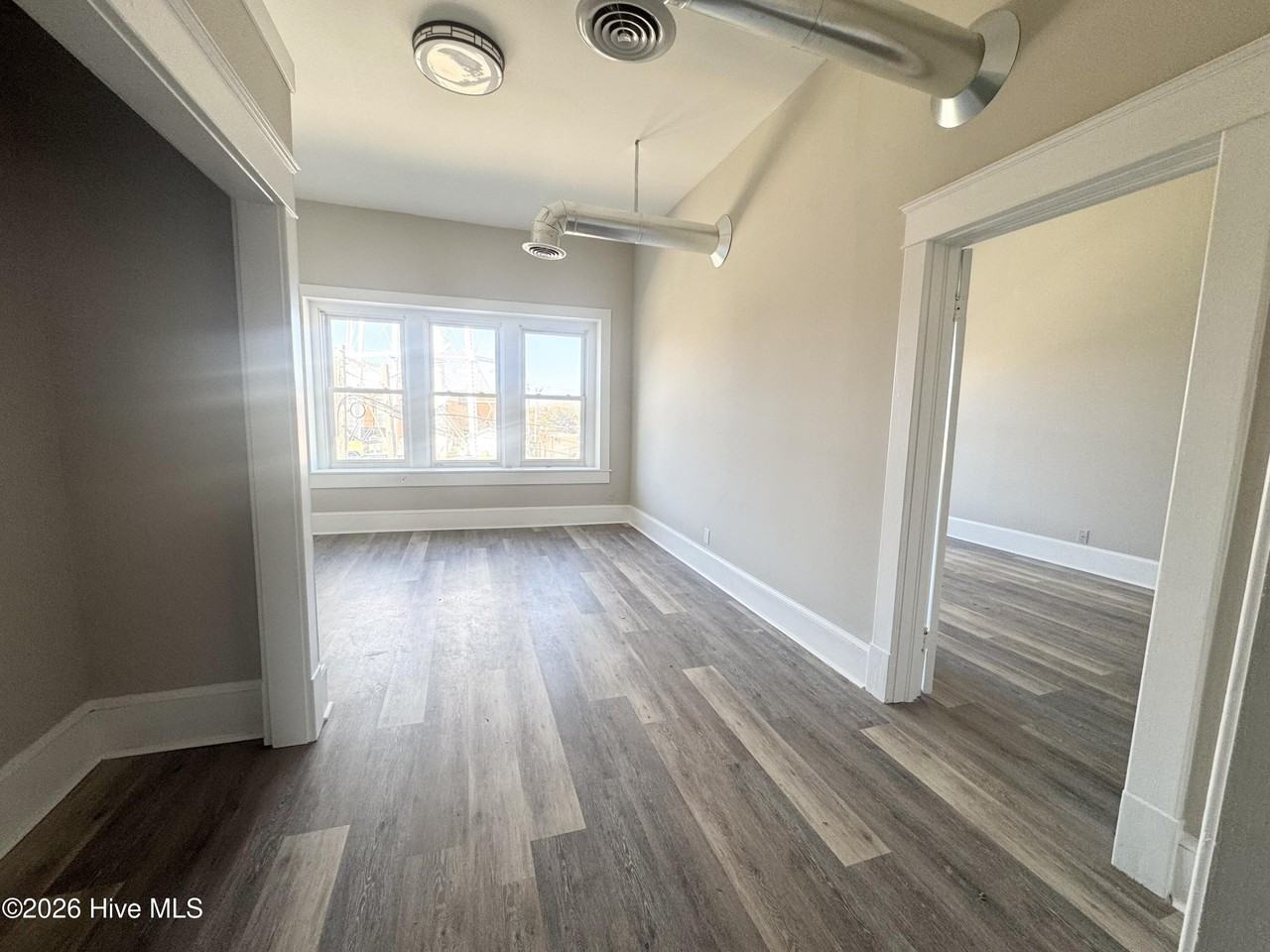 212 Martin Luther King Jr Dr - Photo 7 of 9