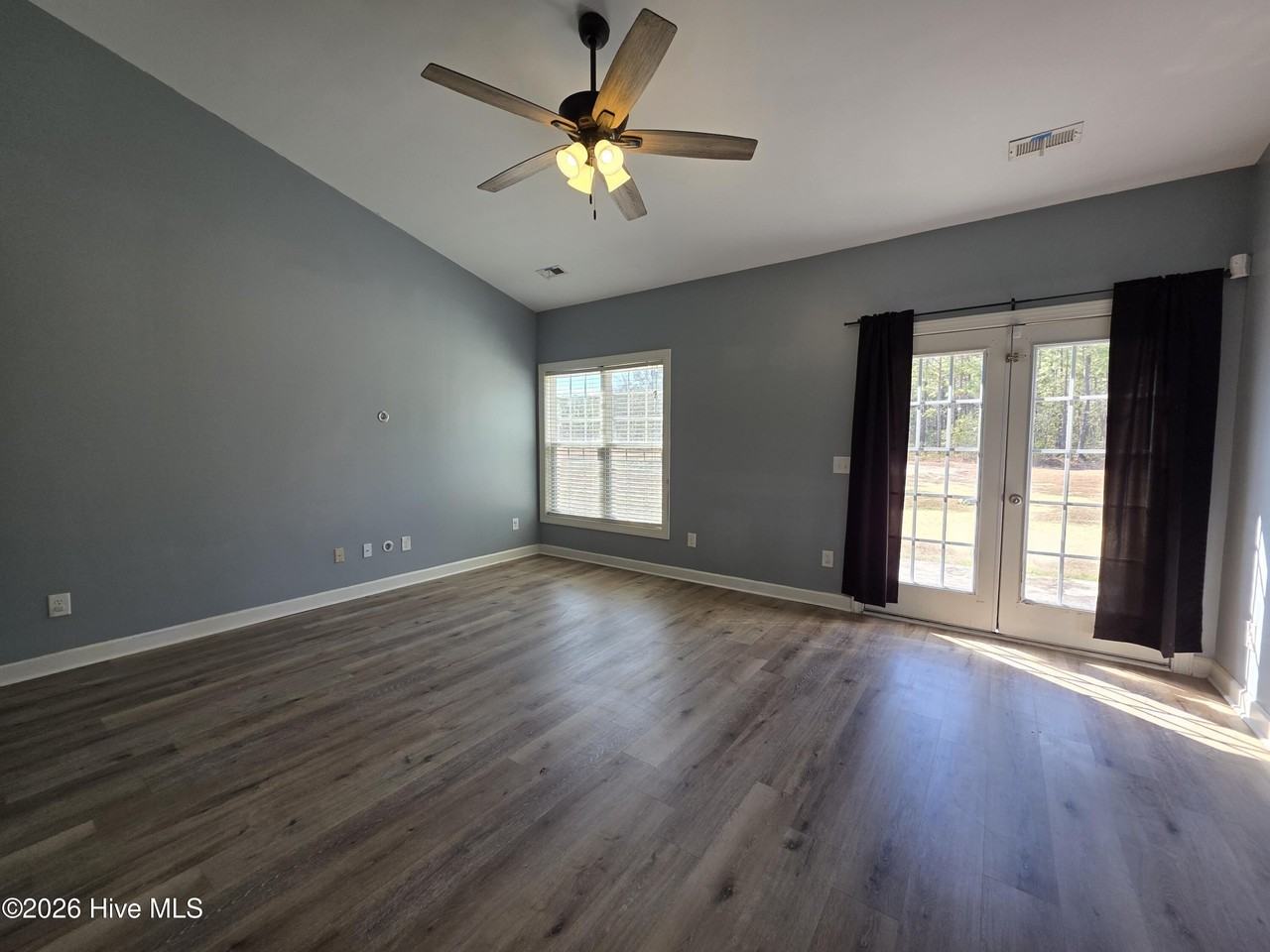 128 Brians Woods Rd - Photo 2 of 17