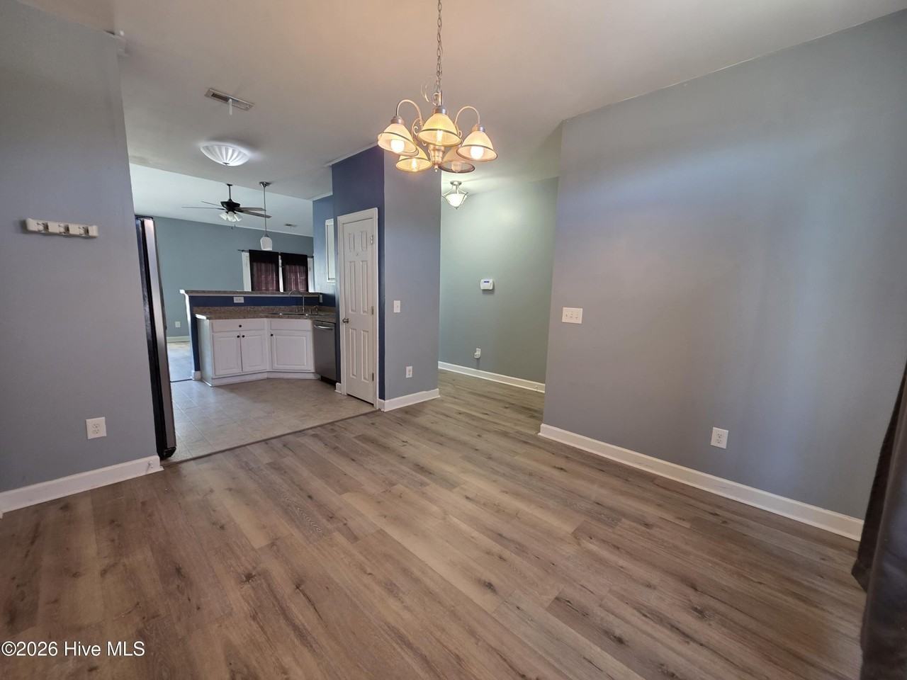 128 Brians Woods Rd - Photo 4 of 17