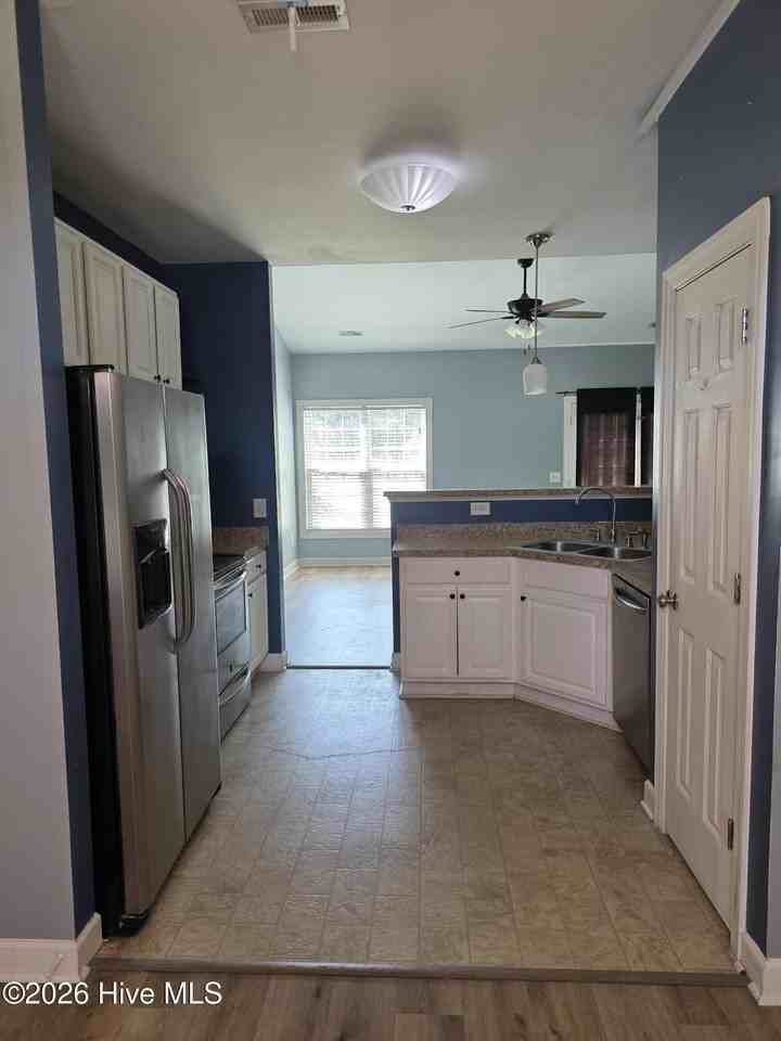 128 Brians Woods Rd - Photo 6 of 17