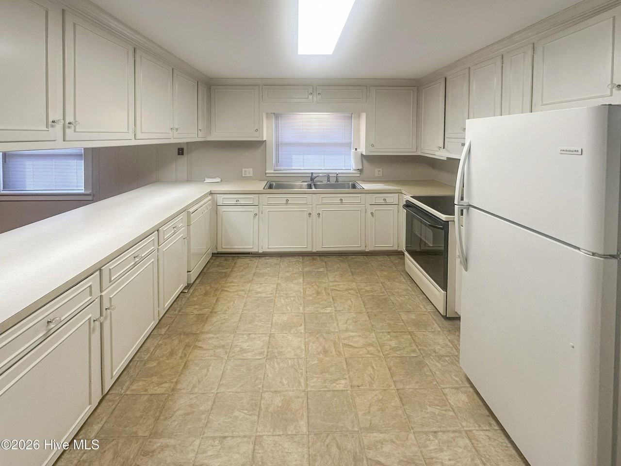 2610 Evans St - Photo 5 of 12