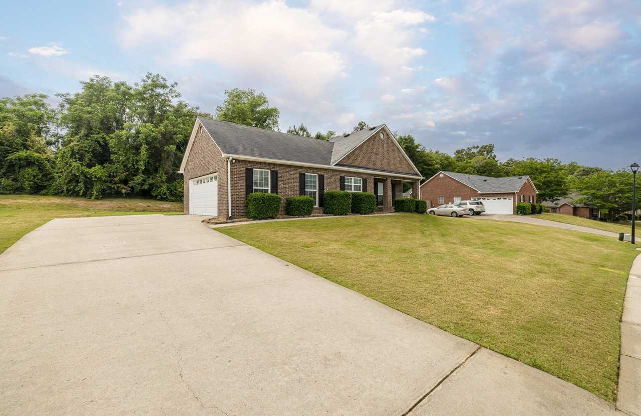 705 Porter Ln - Photo 3 of 43