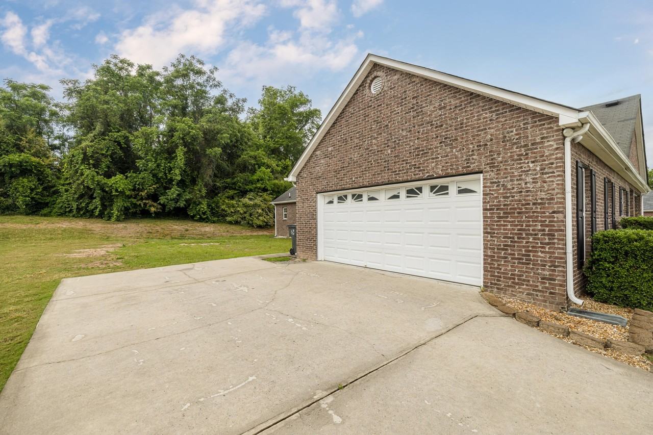 705 Porter Ln - Photo 5 of 43