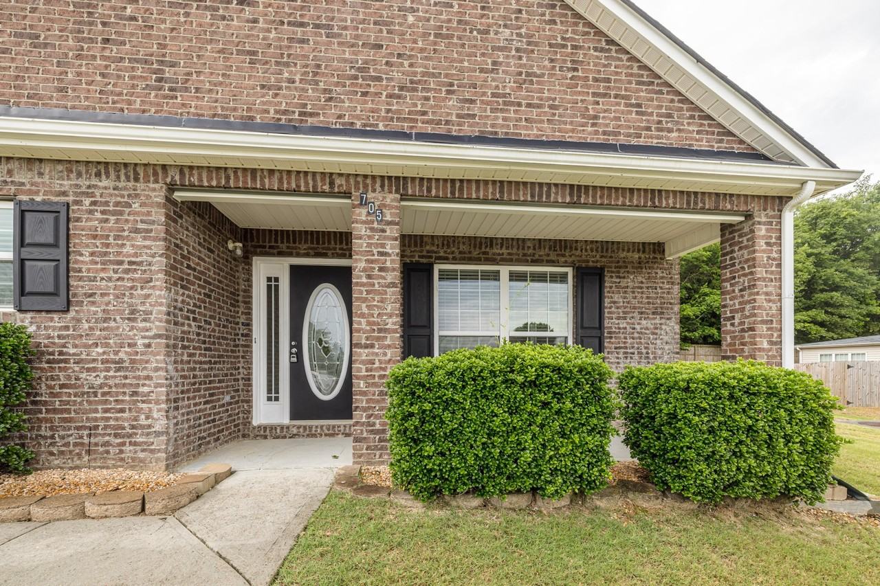 705 Porter Ln - Photo 6 of 43