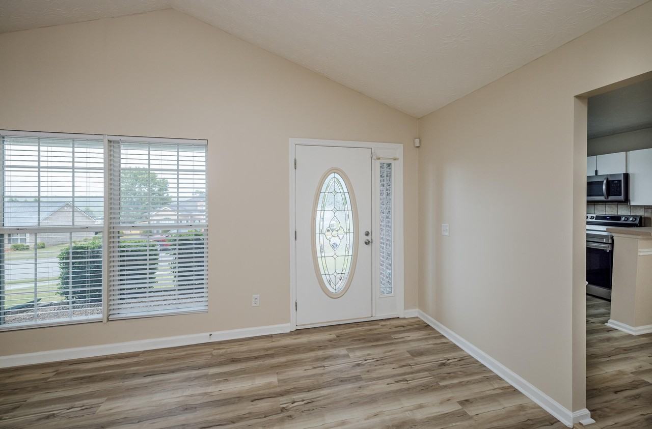 705 Porter Ln - Photo 7 of 43