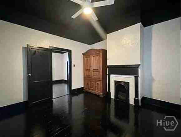 2221 Harden St - Photo 5 of 16