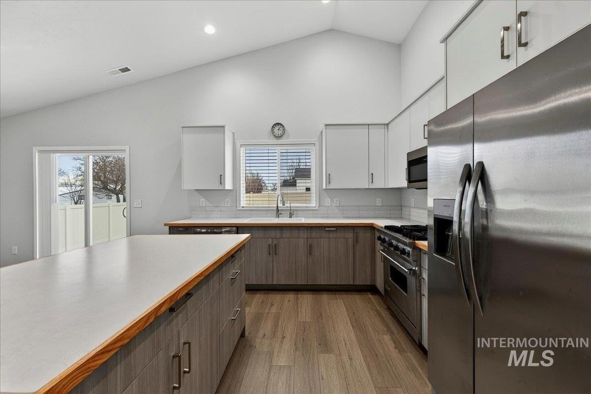 878 W Jasper St - Photo 5 of 26