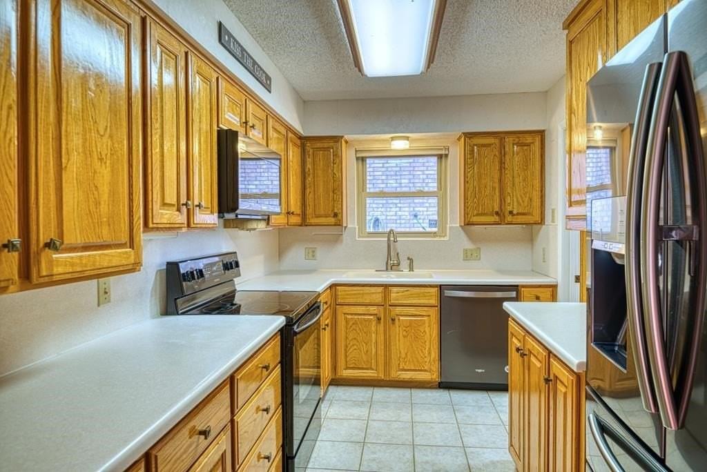 821 Laura Belle Dr - Photo 5 of 20