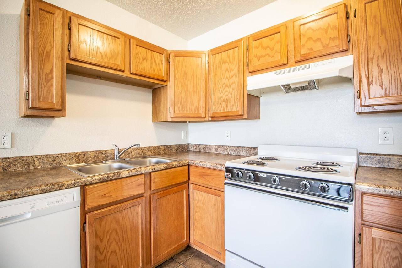 6307 24th St - Photo 4 of 14