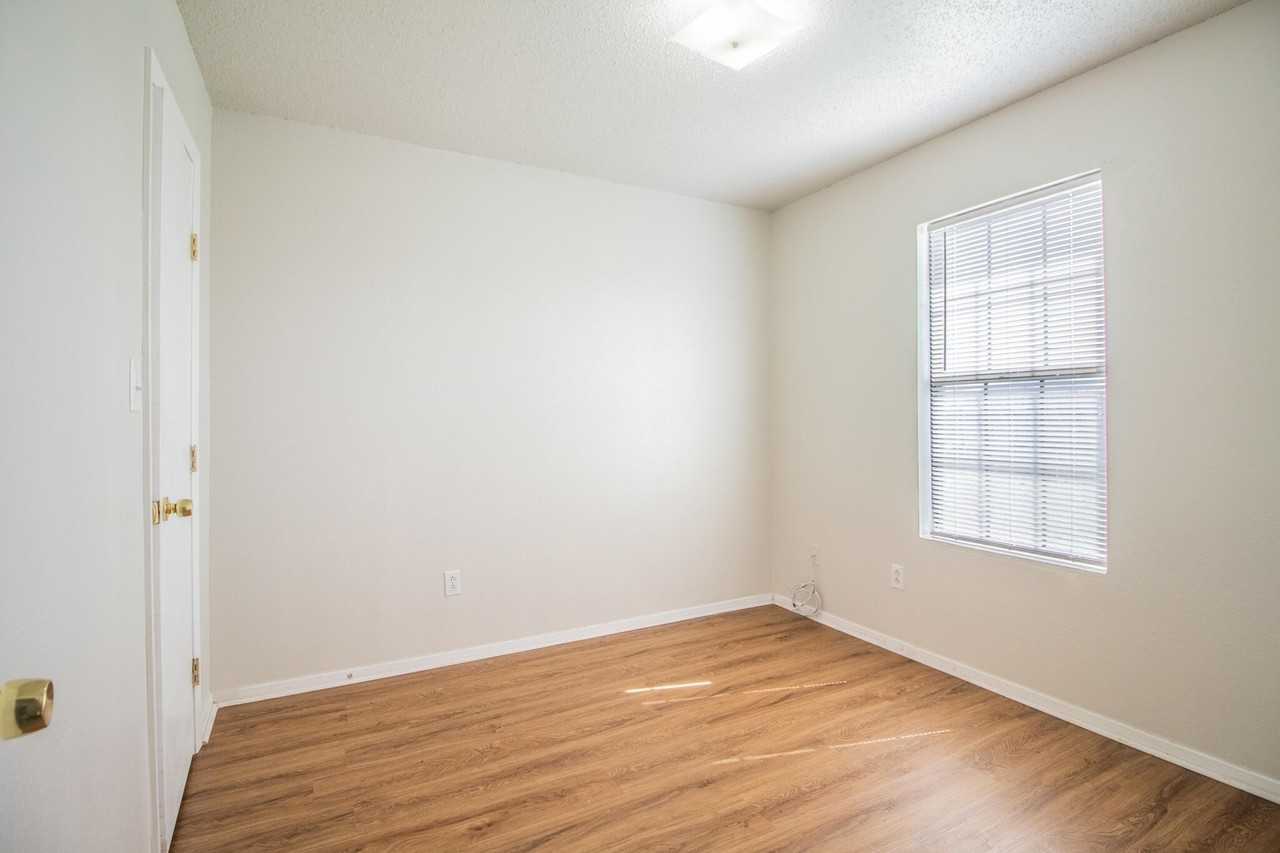 6307 24th St - Photo 7 of 14