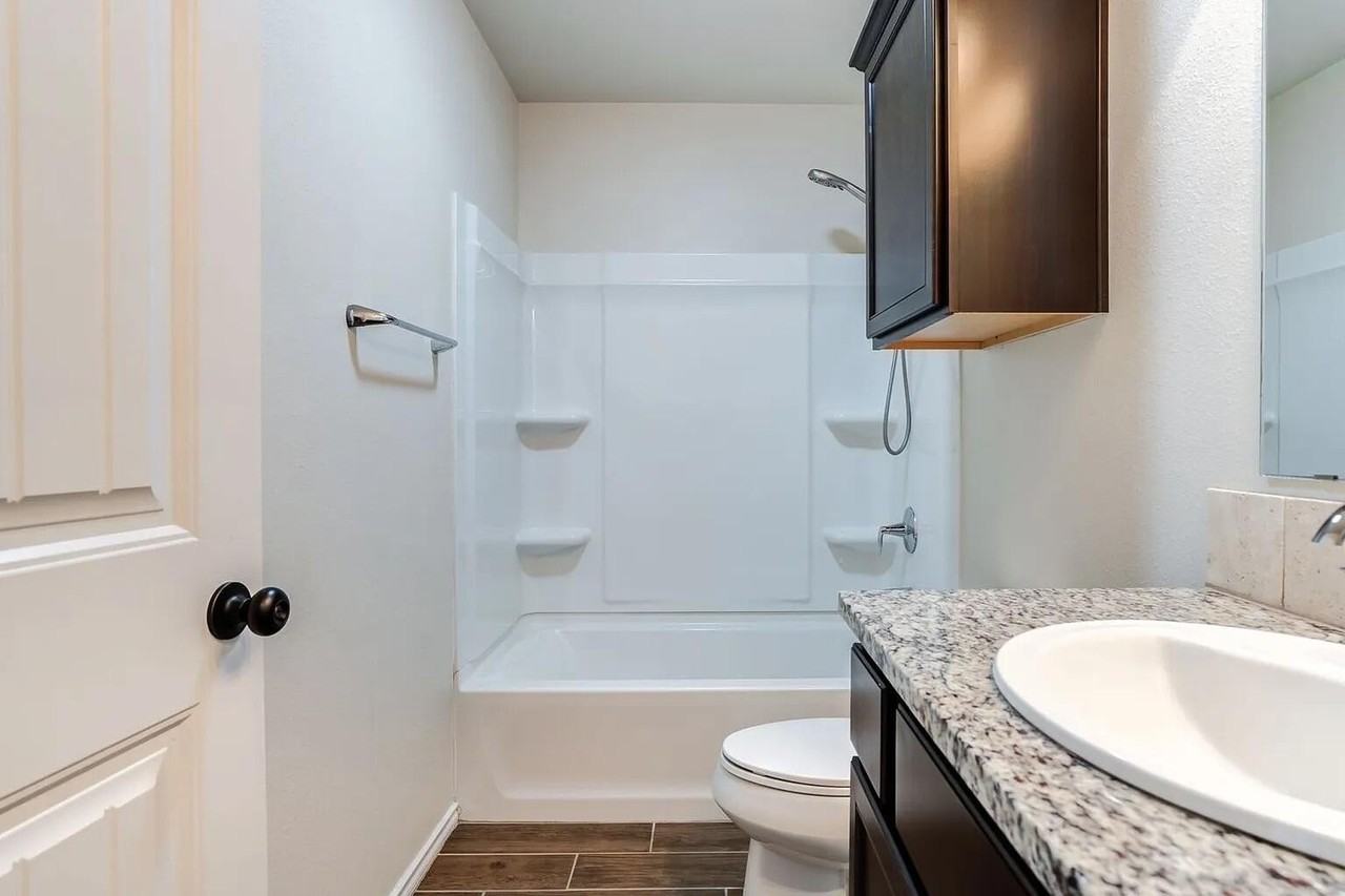 13813 Uvalde Ave - Photo 6 of 23