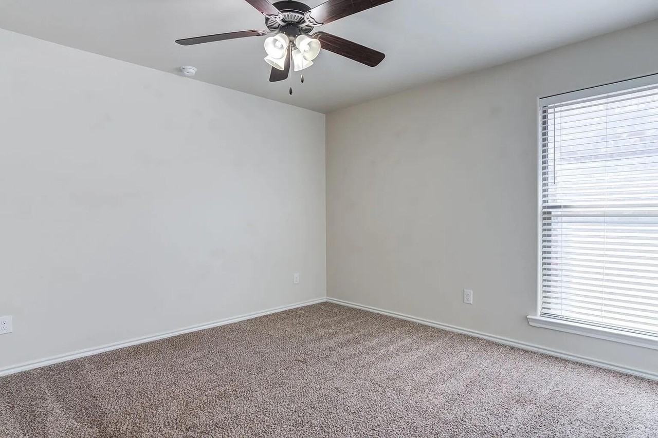 13813 Uvalde Ave - Photo 7 of 23