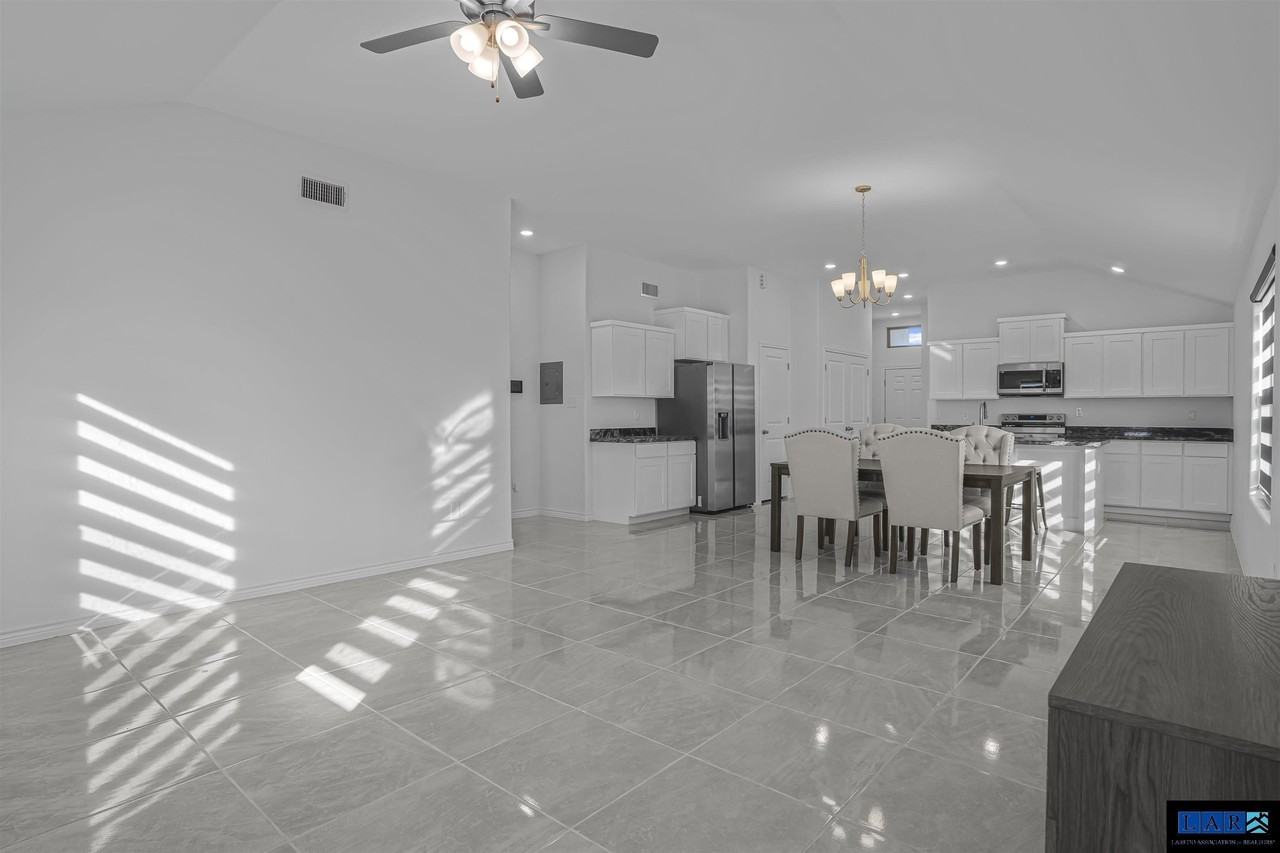 5428 Encanto Dr - Photo 4 of 27