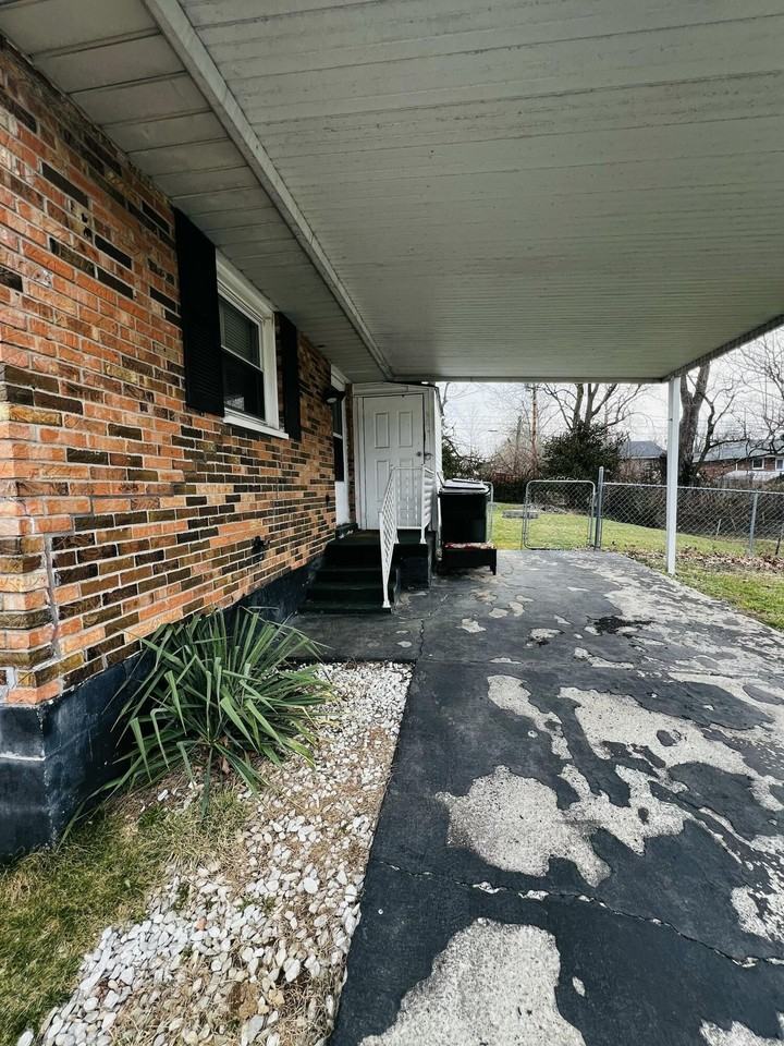 1230 Trent Blvd - Photo 4 of 21