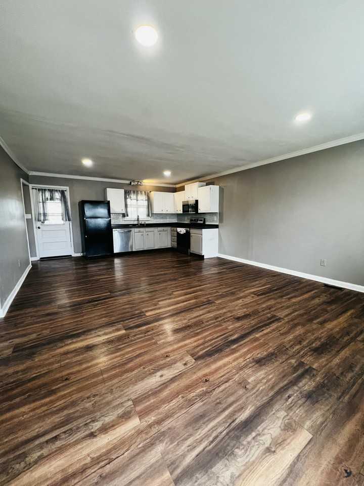 1230 Trent Blvd - Photo 5 of 21