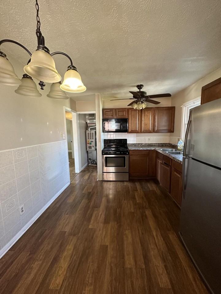 420 Hedgewood Dr - Photo 6 of 13