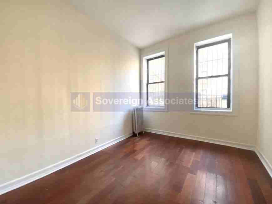 270 Fort Washington Ave - Photo 6 of 10