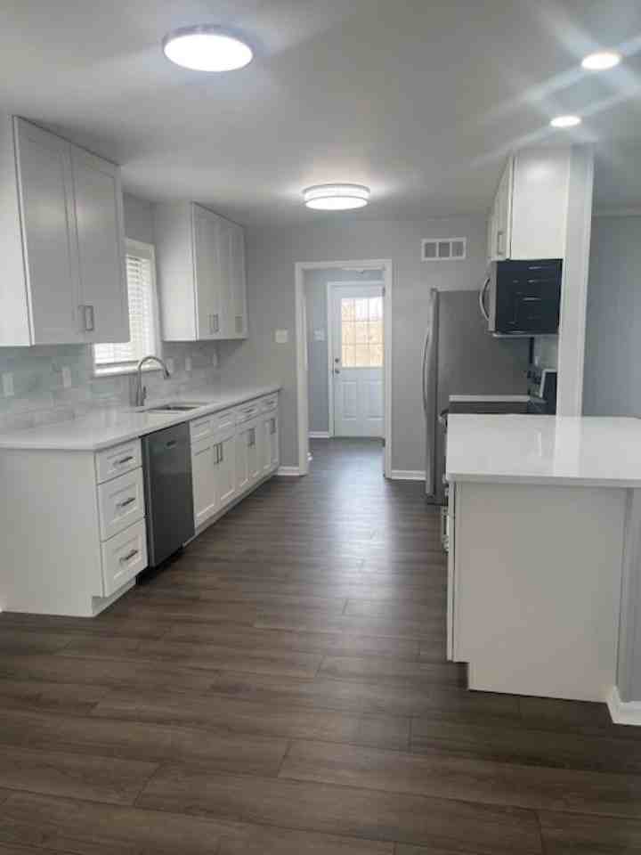 5340 Boswell Ave - Photo 3 of 38