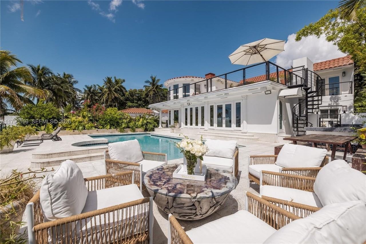 2 S Hibiscus Dr - Photo 4 of 35