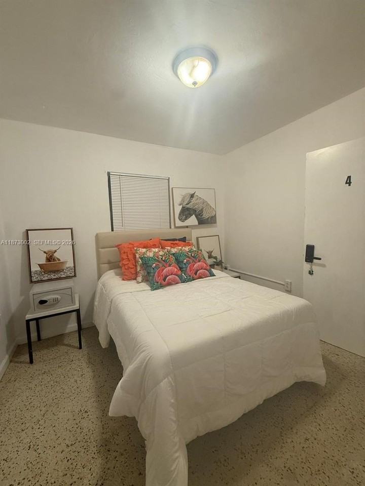 282 Nw 98th St - Photo 5 of 10