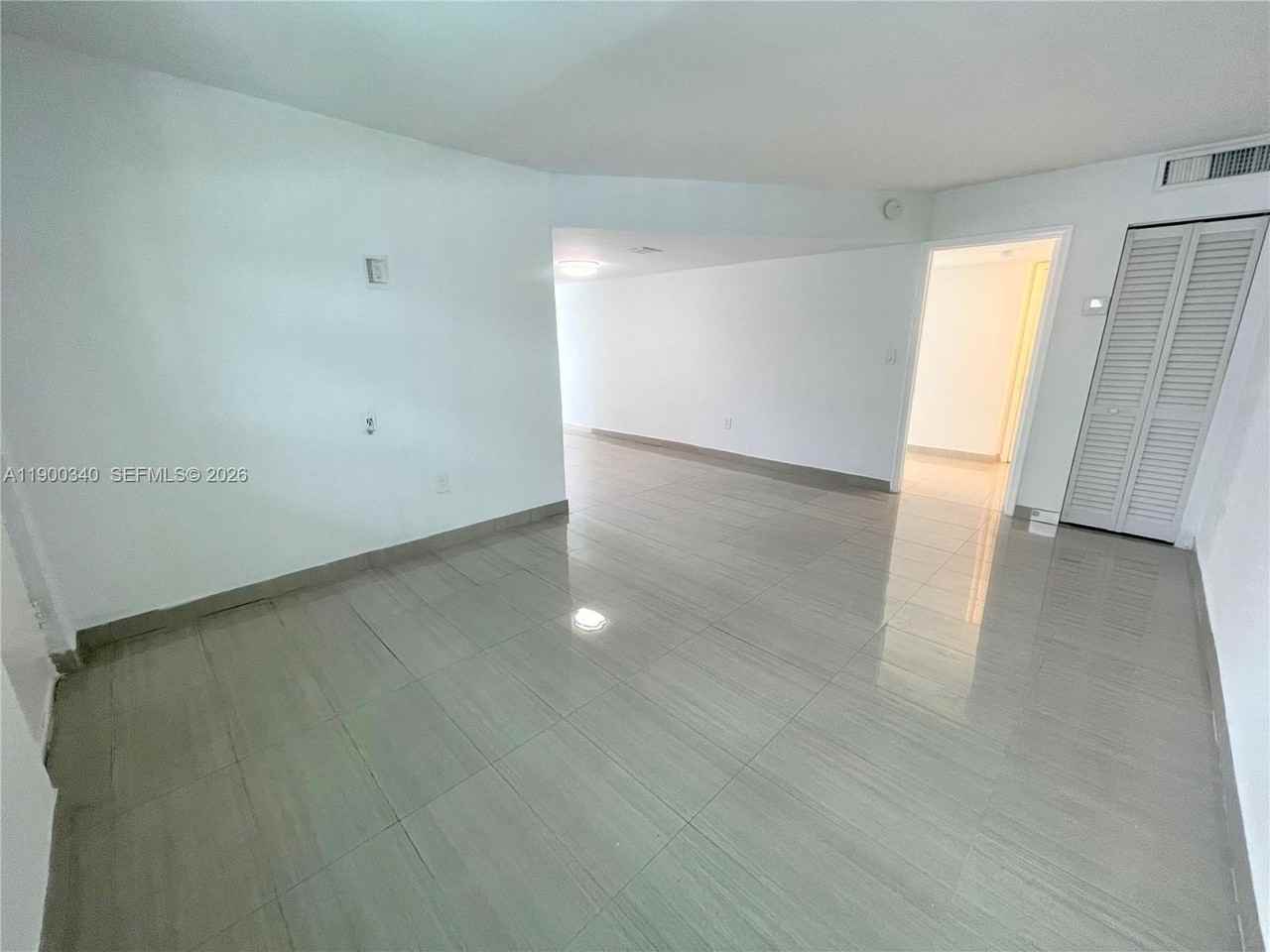 2011 Bay Dr #1 - Photo 4 of 11