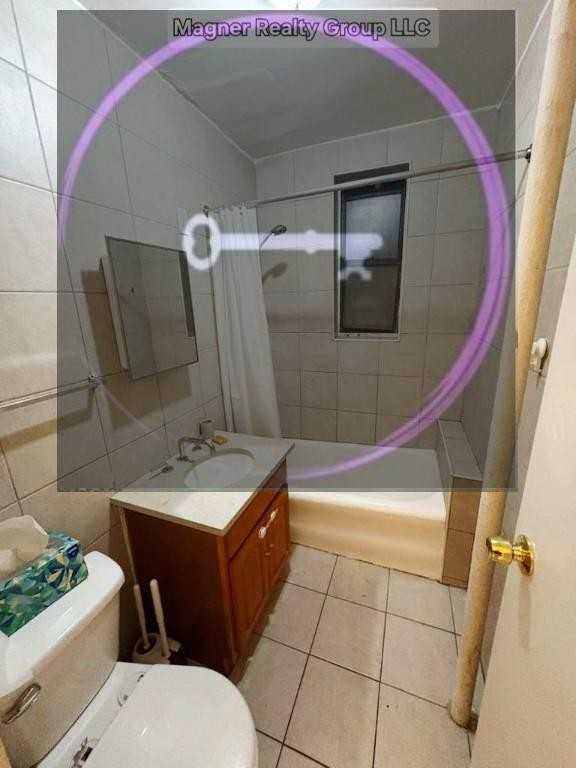 2213 Cropsey Ave - Photo 4 of 5