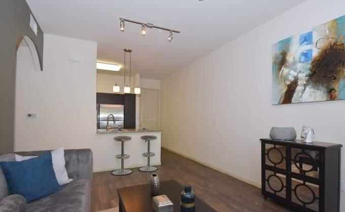 3603 Chenevert St - Photo 2 of 10